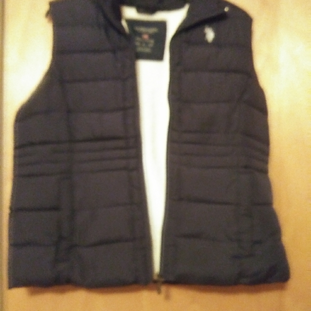 Size large U.S. Polo Assn. Navy blue vest